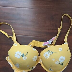 Pink Victoria’s Secret, Yellow Floral Women's Bra